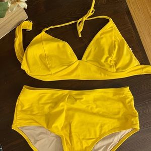 Old navy Yellow bathing suit !!